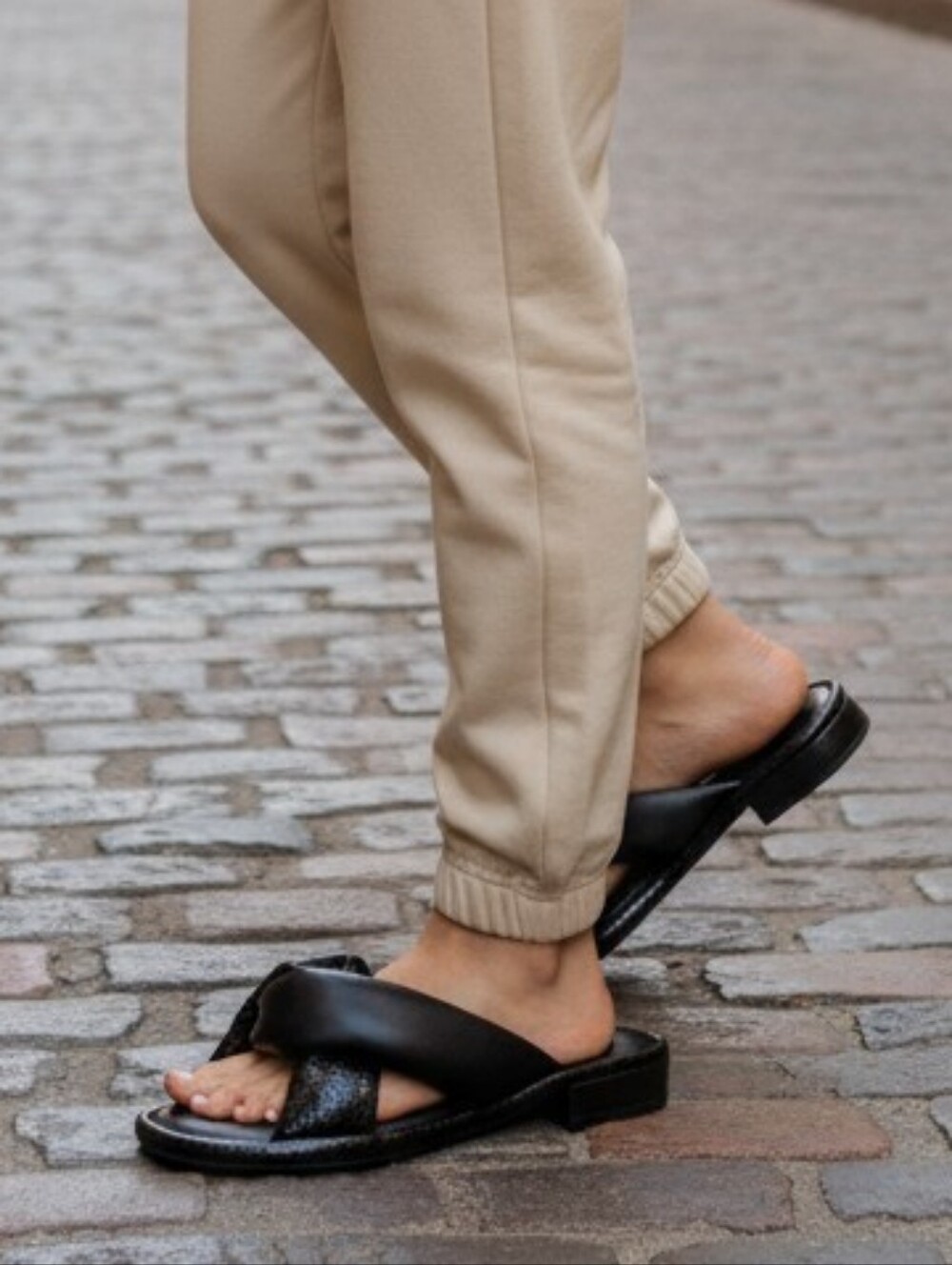 Aerosoles Black Slide Sandals Sz 8 New SH152